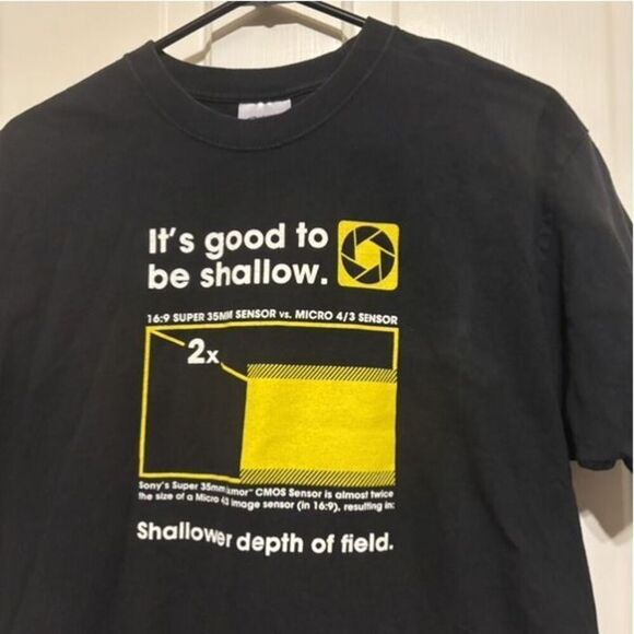 Sony It’s Good To Be Shallow 35MM Sensor Size Large T-Shirt - Picture 2 of 7